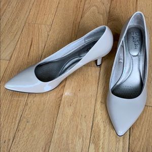 Life Stride Nude Heels